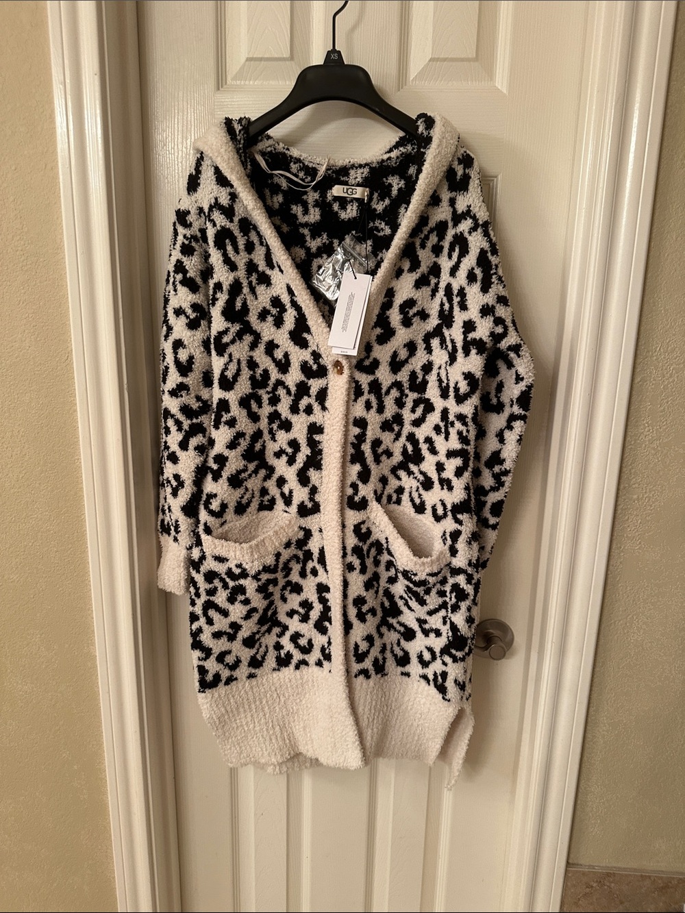 UGG Black and White Leopard Hooded Cardigan size XS/ S